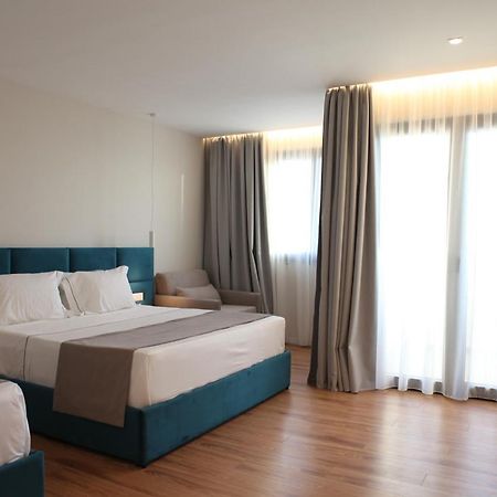 Volmar Hotel Драч Екстериор снимка