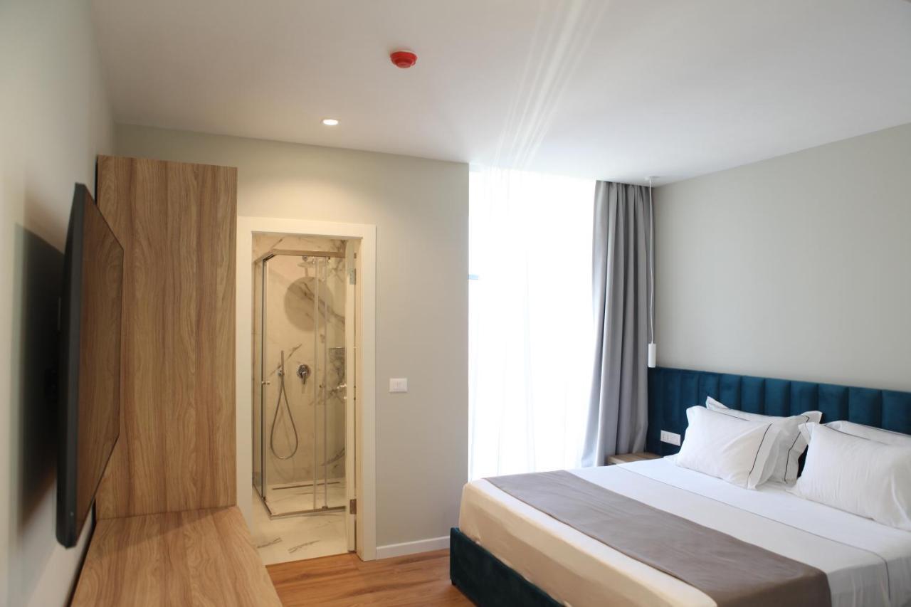 Volmar Hotel Драч Екстериор снимка