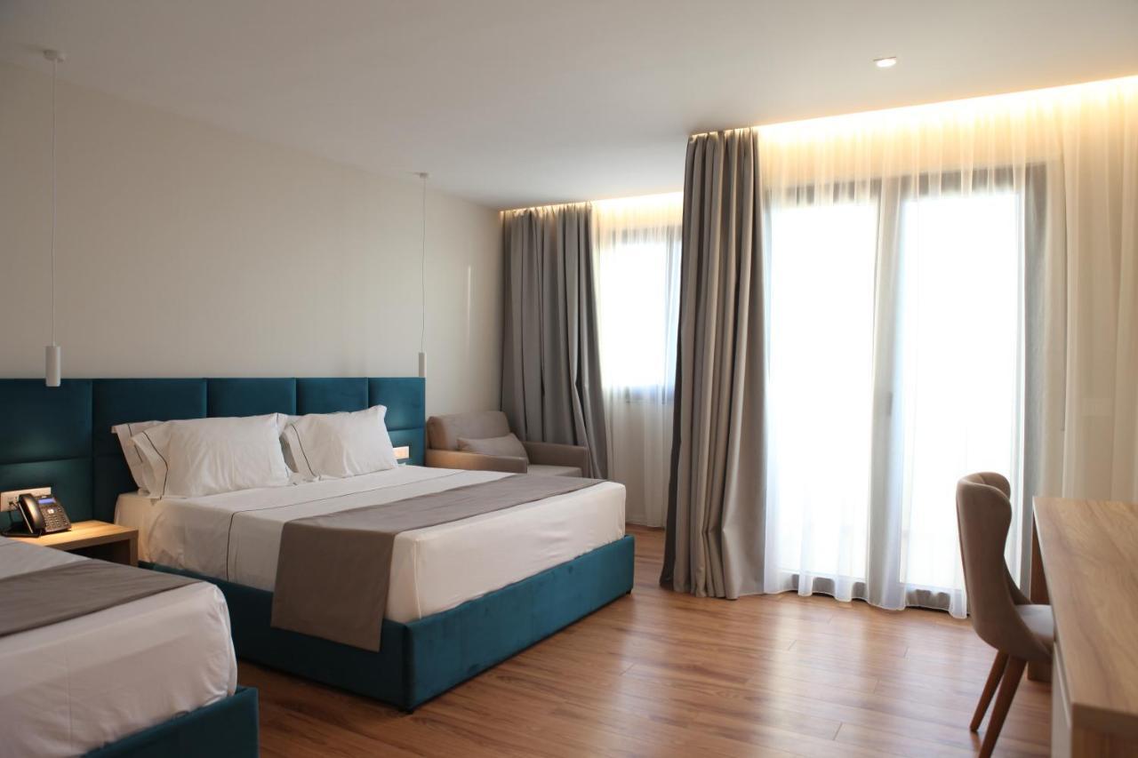 Volmar Hotel Драч Екстериор снимка