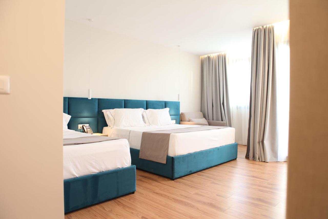 Volmar Hotel Драч Екстериор снимка